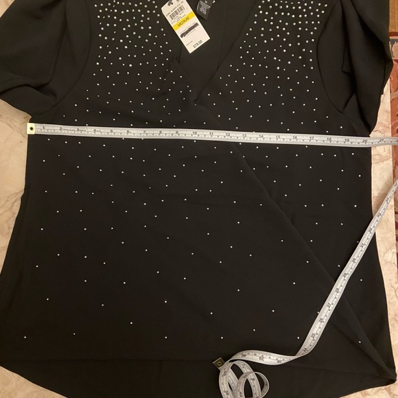 NWT Alfani Black V-Neck Embellished Blouse Size Medium - Picture 9 of 11